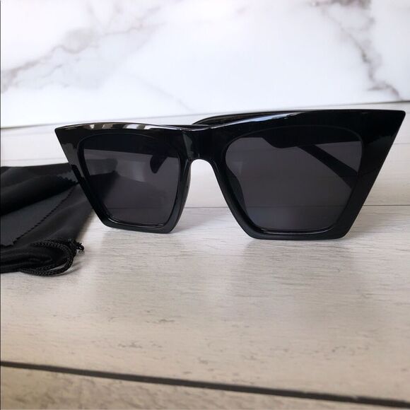 🔥Black Retro Cat Eye Sunnies - Picture 5 of 7